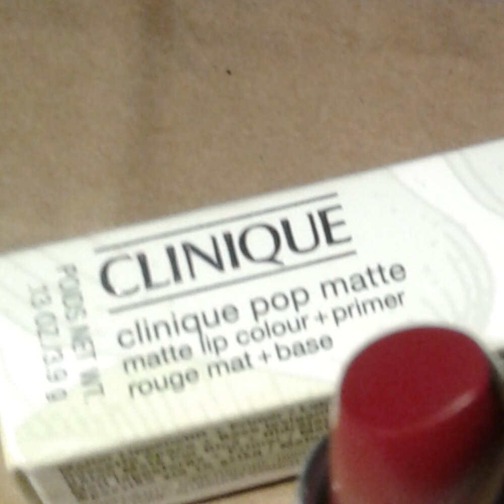 NEW! Clinique Pop Matte "Bold Pop 08" - Picture 2 of 9